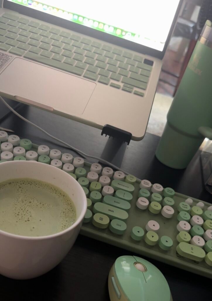 My realistic morning routine as a work-from-home mom